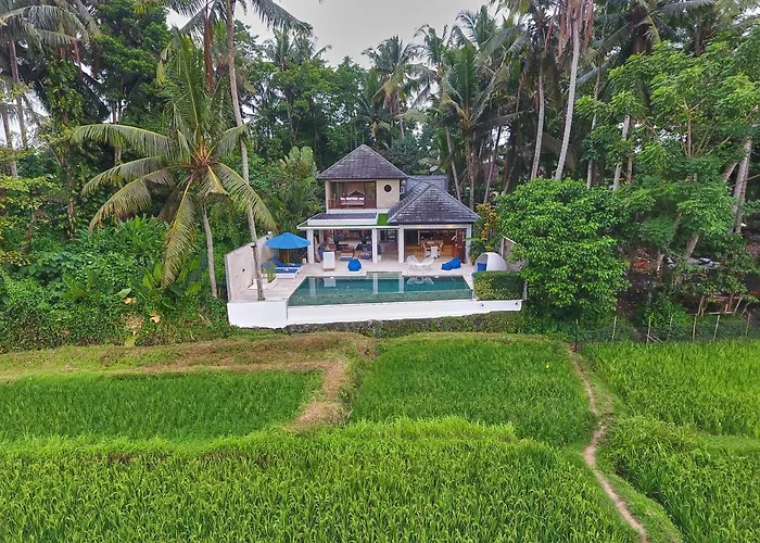 Balinese Luxurious Elegance *